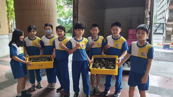 113學年度端午包粽體驗活動圖片