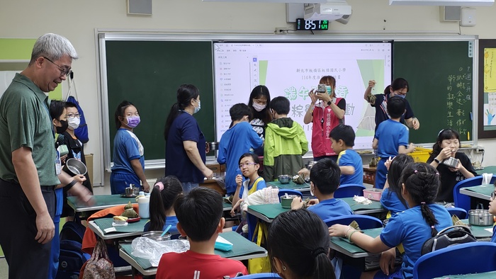 113學年度端午包粽體驗活動圖片